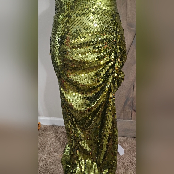 FASHION NOVA Shimmer On Sequin Maxi Dress - Green. Size Small NWT - Picture 8 of 16